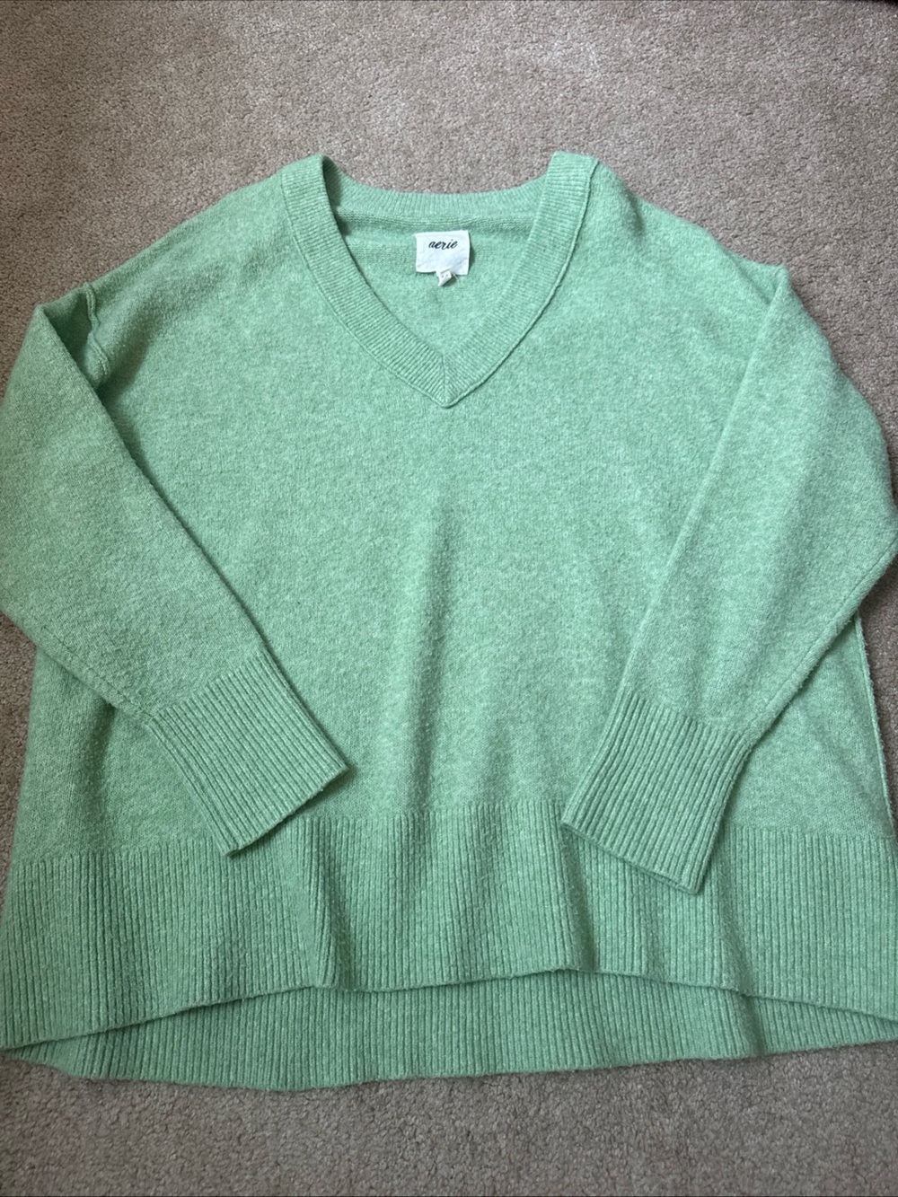 Aerie Green V Neck Sweater Long Sleeve Ribbed Cuffs and Hem Medium